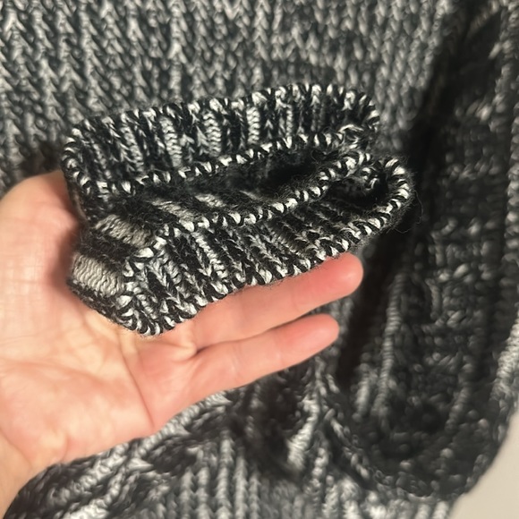 Rock & Republic brand size Large Women’s Sweater - Picture 7 of 15